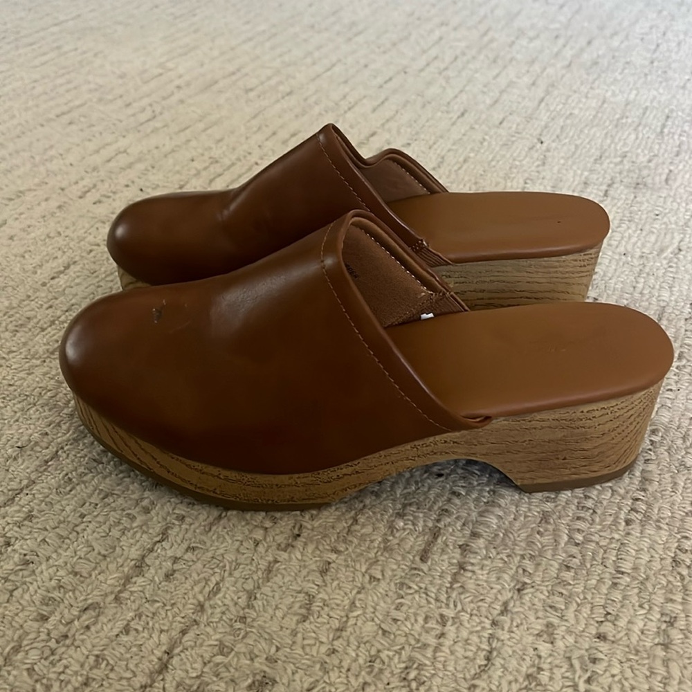 Universal Thread Clogs